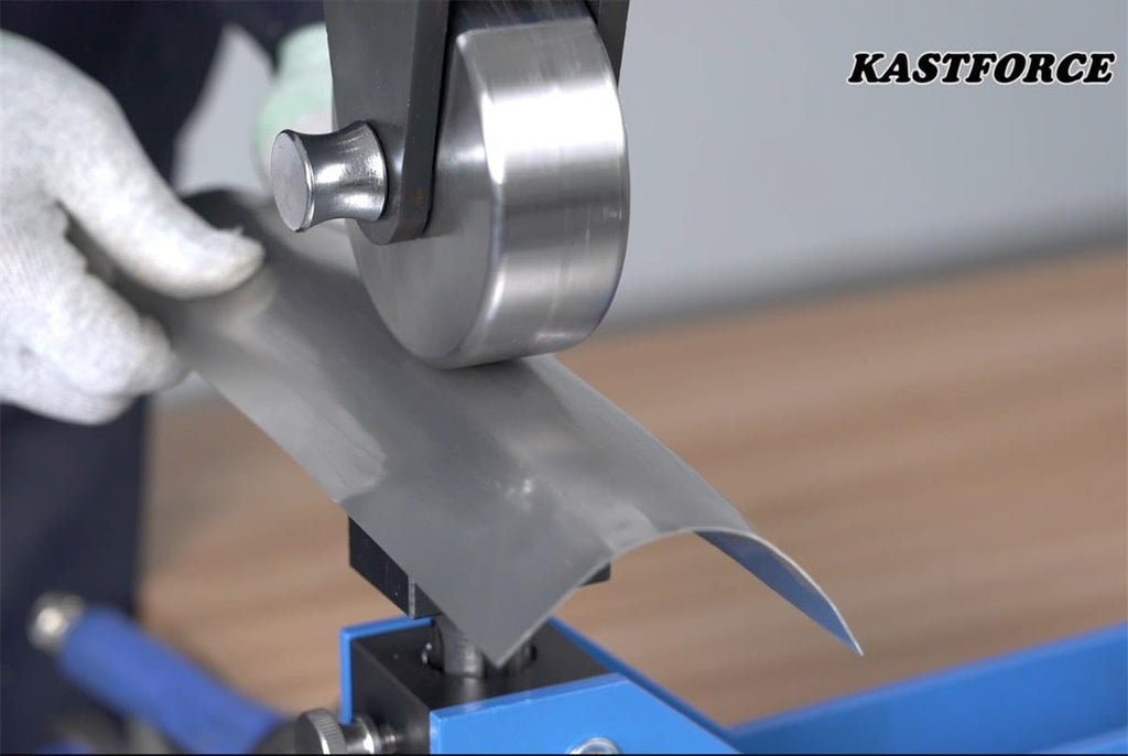 KASTFORCE KF5018 Professional Benchtop English Wheel Metal Fabrication Tool 12" 305mm Throat Depth Forms up to 16 Ga 1.5mm Mild Steel, 4 Lower Die with Radius 1", 2", 3", 5", Hardness HRC35