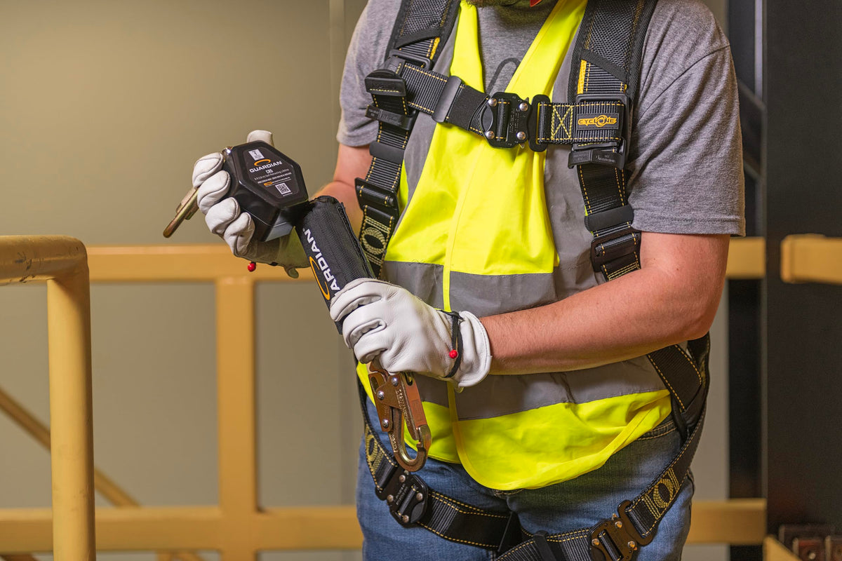Guardian ‎1400198 CR5 Web Personal Self Retracting Lifeline (SRL) | 6ft | Steel Snap Hook | Class 1 | ANSI and OSHA