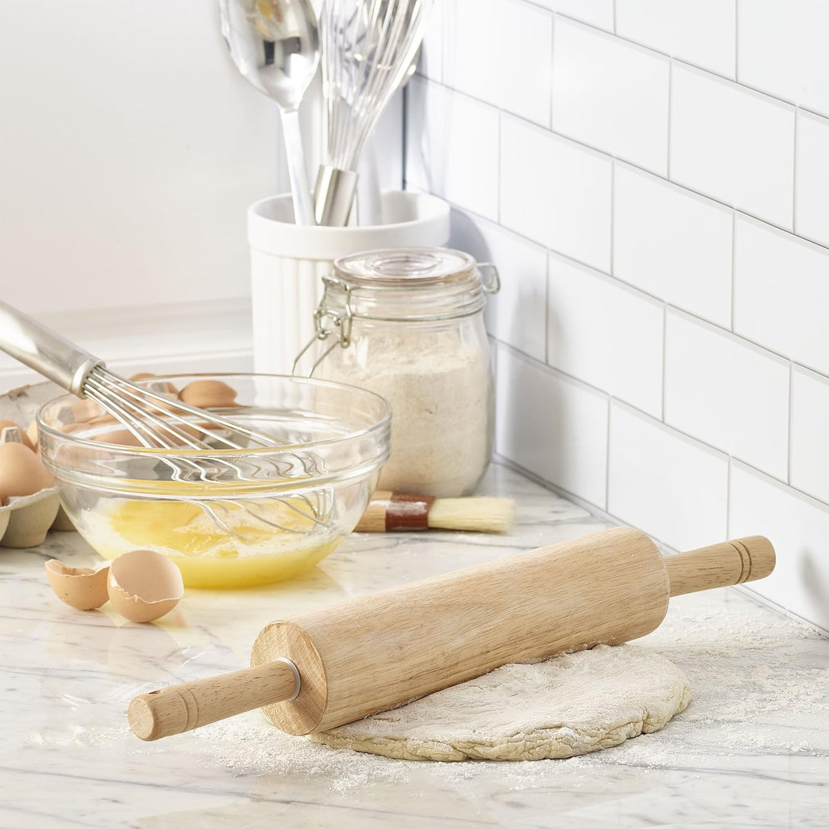 Classic Wood Rolling Pin, 18-Inch Hardwood Dough Roller for Baking Pizza, Pies, Pastry and Cookies, Ergonomic